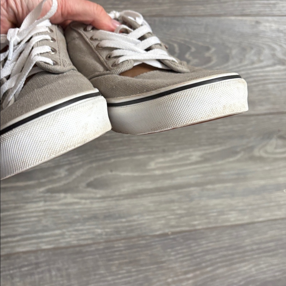 Vans Light Gray Canvas Shoes with White Laces - Picture 4 of 8